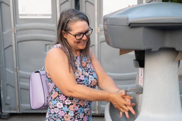 Portable Toilet Options We Offer in Roselawn, IN